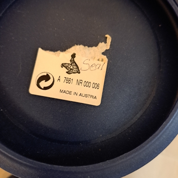 Excellent Swarovski Seal balancing balls in original box and COA - Picture 2 of 5